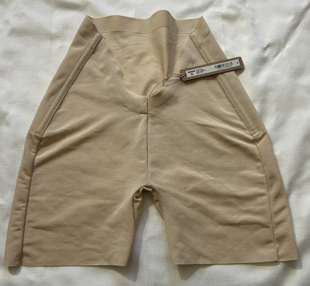 Skims NWT Sheer Sculpt Low Back Short Sand Size XS
